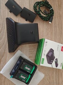 Xbox držák plus nabíječka od 1kč