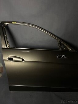 Pravé přední dveře Mercedes E 212 - 1