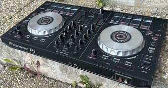 Prodám DJ konzoli Pioneer DDJ-SB2 v top stavu..