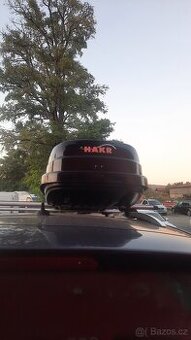 Střešní box hakr na auto
