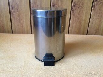Malý nerezový odpadkový koš