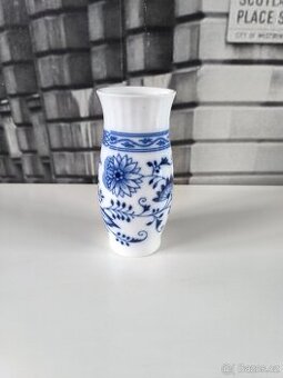 Porcelánová vázička - cibulák, Dubí, ČSSR