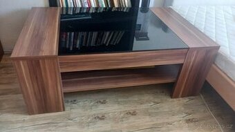 Stůl do obýváku konferenční