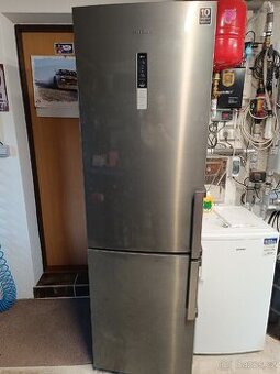 Lednice s mrazákem Samsung