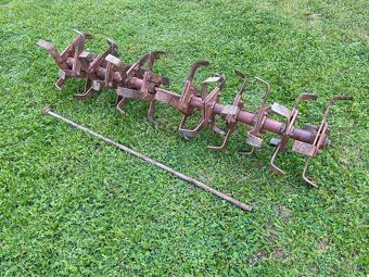 Vari AKY 358 - 12 nožů -ZASLÁNÍ ZDARMA