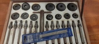 Prodám sadu na servis Trabantu