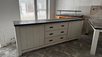 Komoda ve skandinávském stylu z masivního dřeva