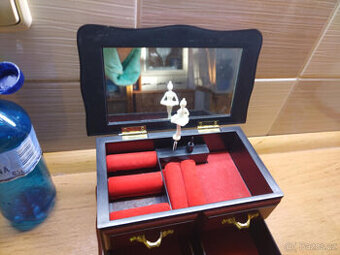 Hrací skříňka s tanečnicí - funkční