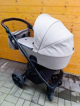 Roan Bass next beige + autosedačka s adapt. a základou