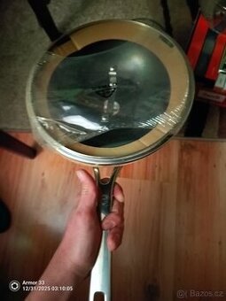 Prodám Nože, zapékací mísy a wok pánev