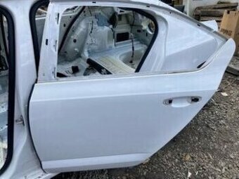 Levé zadní dveře škoda Octavia 3