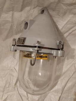 Retro industriální světlo