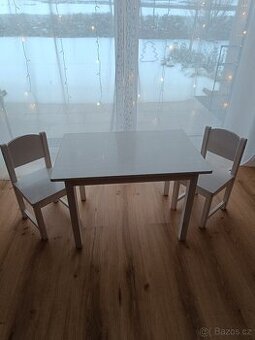 IKEA Sundvik stolek a židličky