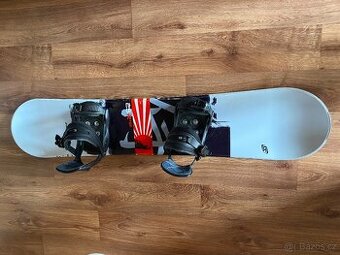 Dětský snowboard s vázáním i botami