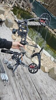 Kladkový luk na šípy i kuličky