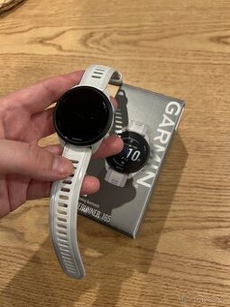 Chytré hodinky Garmin Forerunner 165