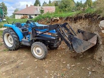Malotraktor s příslušenstvím