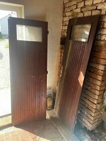 Staré dvojkřídlé dveře