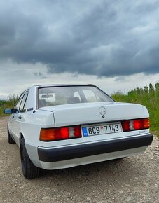 Mercedes-Benz 190 - 1