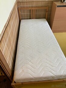 Dřevěná postel IKEA 200x90 + matrace