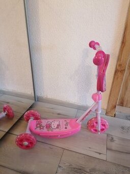 Dívčí koloběžka Hello Kitty