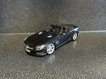 Mercedes Benz SL 500 R231 1:18