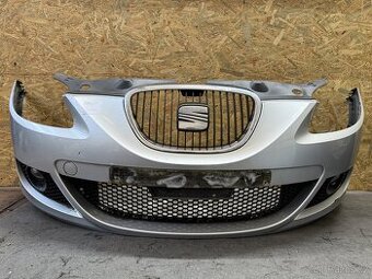 Predni naraznik Seat Leon 2009 stribrny
