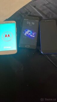 Motorola v pěkném stavu zlata barva