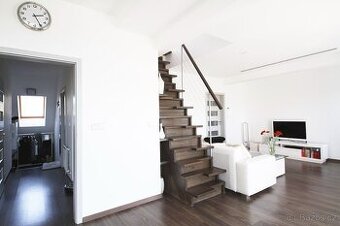 Pronájem bytu 5+kk 130 m² Na homoli,Praha 12