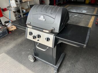 Plynový gril zahradní trojhorákový gril Broil King Royal 340