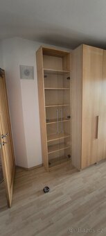 DOVOZ MOŽNÝ ložnice IKEA -postel, knihovna, kontejner