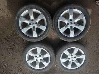 Prodám sadu disků Peugeot 6,5Jx16H ET31 + pneu 205/55/R16 - 1