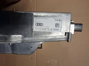 Nabíječka Audi Q7 hybrid 4M0915253C