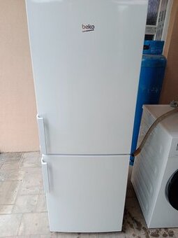Lednice s mrazakem Beko