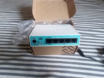 Mikrotik RB750Gr3 - 1