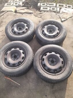 4x 15" obutá zimni kola na VW, ŠKODA, SEAT.