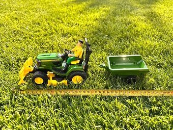 Bruder 62104 Zahradní traktor John Deere s figurkou