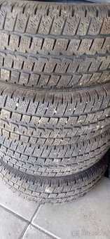 Prodám zimní 215/65/16c a 245/75/16