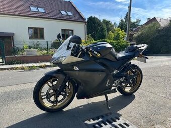 Yamaha YZF-R125 2012