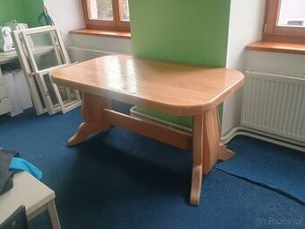 Dubový jídelní stul