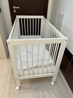 Postýlka s matraci +peřinka a polštář