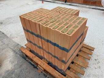 Cihla broušená soklová Porotherm 44 TBS zateplená