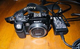 Sony DSC - V3 ( jako nový, párkrát používaný)