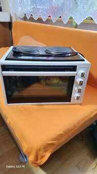 Elektrická mini trouba s dvěma varnými plotýnkami