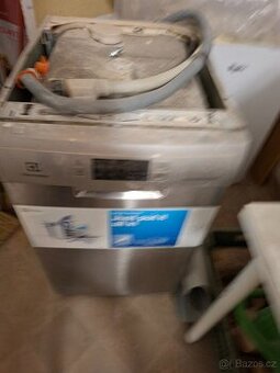 Vestavěná myčka nádobí 60cm šíře AEG-ELEKTROLUX