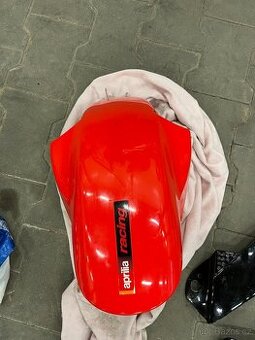 Díly Aprilia RSV1000