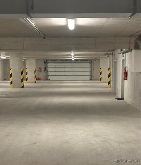 Pronájem garážového stání, Aloise Rašína, 336/1 Olomouc