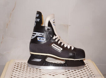 Nové hokejové brusle 41 kanady vel. 26,5 (41EU; 7,5UK) bezva