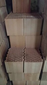 Přebytky ze stavby Heluz