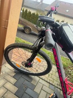 Dámské kolo značky rock machine